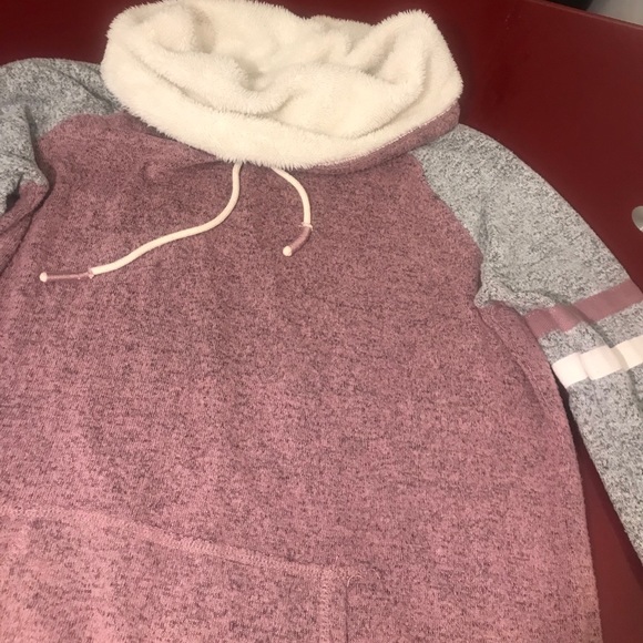 Pink Sweater - Picture 5 of 6